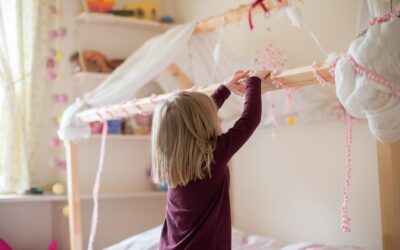 Jakie meble i dodatki wybrać do pokoju dziecięcego?
