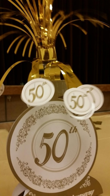 Jak uczcić półwiecze życia - pomysły na prezent i zabawę na 50 urodziny