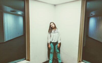 Jakie ozdoby na ścianę w korytarzu odmienią wnętrze?