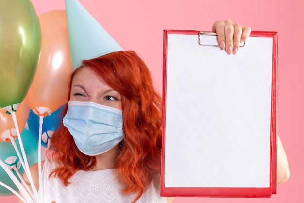 Pomysły na prezent urodzinowy dla teścia - jak zaskoczyć ojca żony?