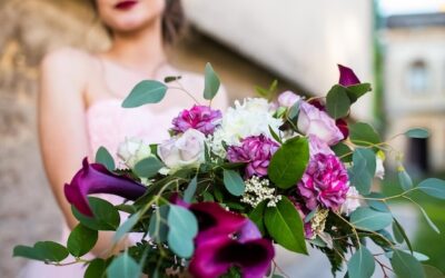 Jakie kwiaty na ślub od gości wybrać, by ucieszyć parę młodą?