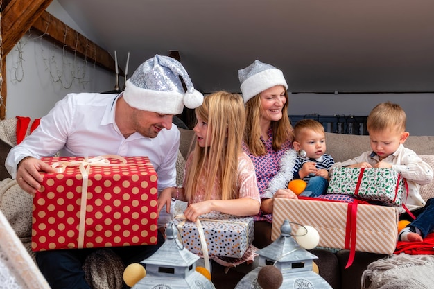 Jakie prezenty na święta dla rodziny wybrać w tym roku?