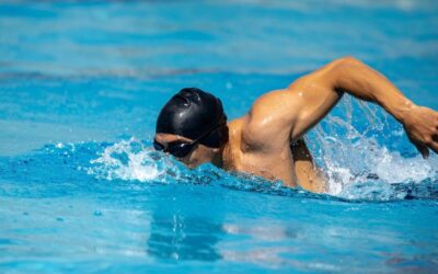 Nieoczywisty hit prezentowy: dlaczego profesjonalne okulary do pływania to strzał w dziesiątkę?