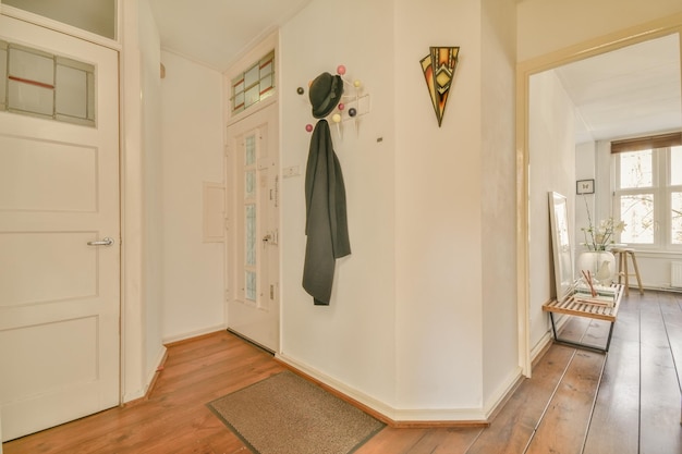 Ściany w przedpokoju z czego warto je wykonać?