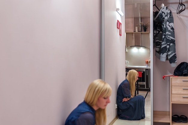 Co położyć na ściany w małym przedpokoju, żeby optycznie go powiększyć?