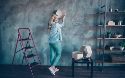 Jak zaaranżować ścianę w salonie żeby nadać wnętrzu charakter?