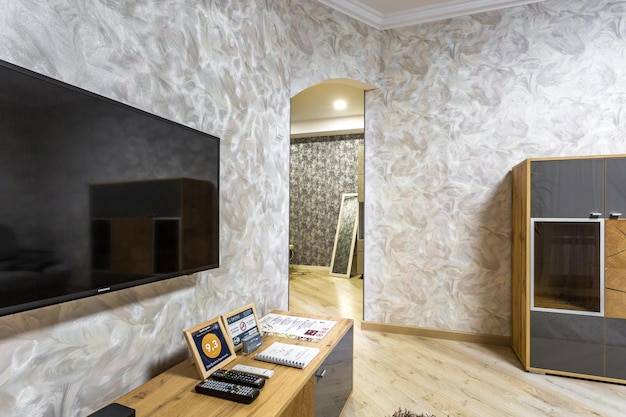 Jaki kamień dekoracyjny do salonu sprawdzi się najlepiej?