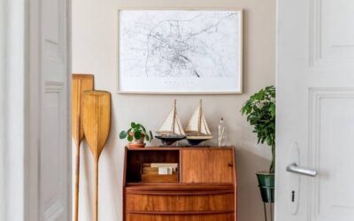 Czym ozdobić ścianę w przedpokoju, aby stworzyć przytulne wnętrze?