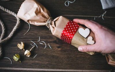 Jak ozdobić prezent na ślub, by zachwycić młodą parę?