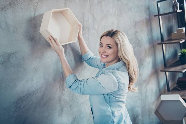 Jak tanio ozdobić ścianę w mieszkaniu?