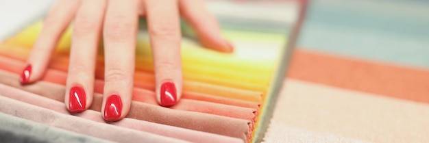 Znaczenie kolorów we wnętrzach a nastrój domowników