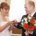 Co się daje na ślub cywilny i jak wybrać prezent dla pary młodej?